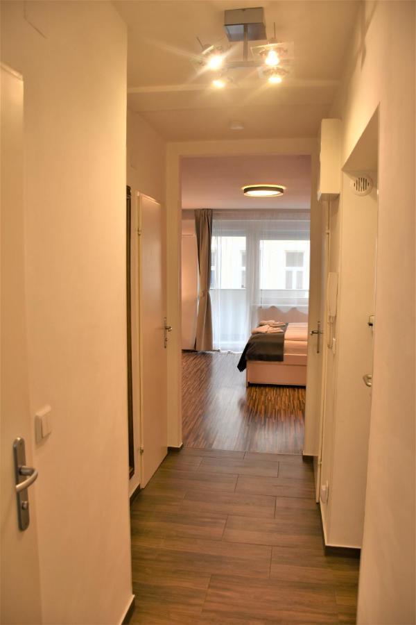 Studio-Apartment Augarten Wina Bagian luar foto